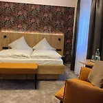 Otel Akzent Schranne 3*